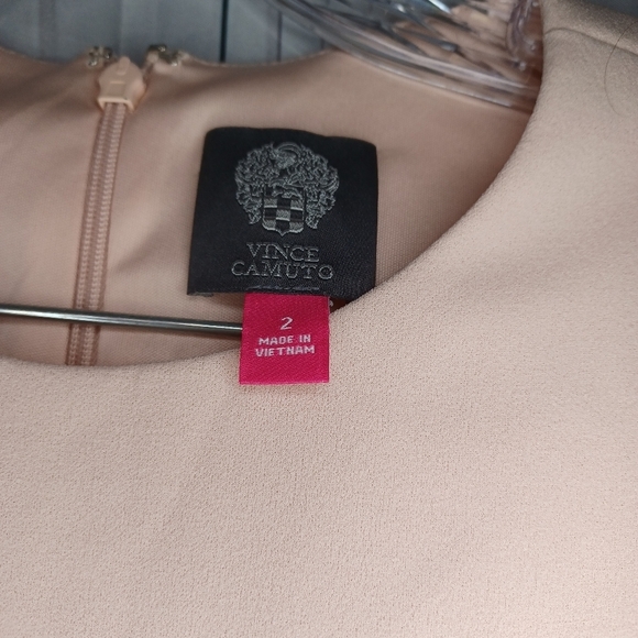 Vince Camuto Elegant Pink Scalloped short sleeve Dress - Picture 6 of 12